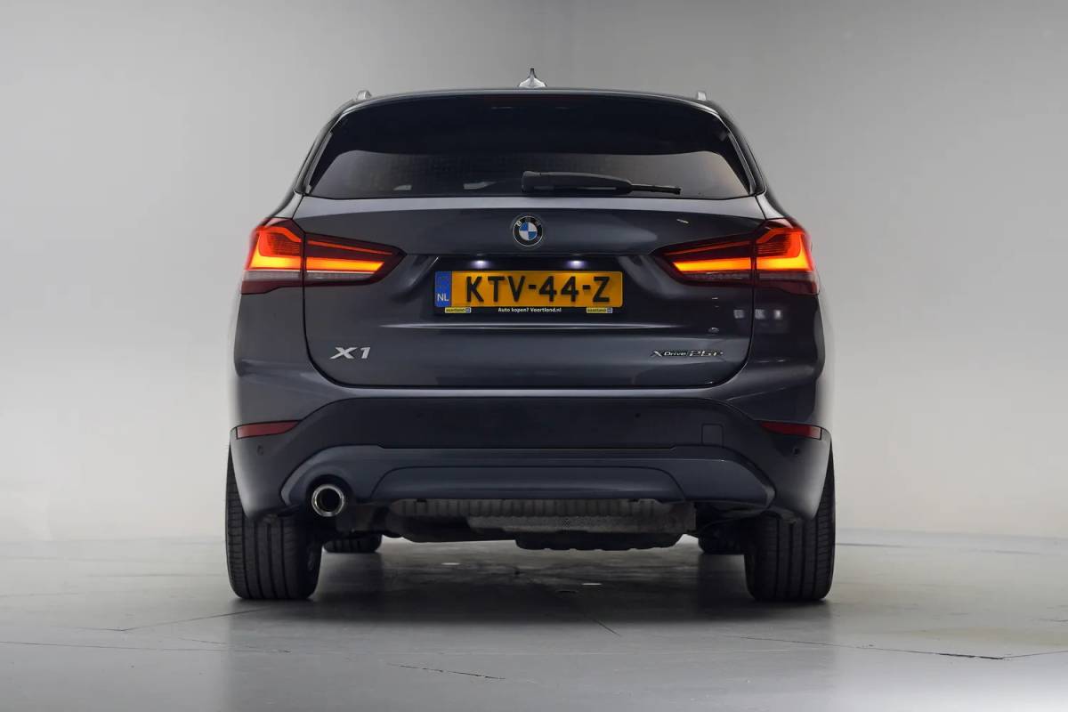 BMW X1 BMW X1 xDrive25e Executive [ LED Leder Navi prof. Stoelverwarming ]