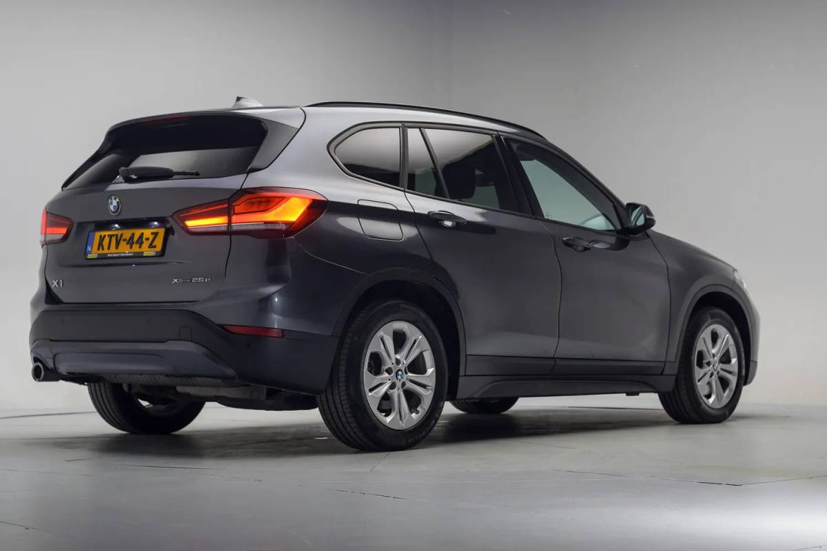 BMW X1 BMW X1 xDrive25e Executive [ LED Leder Navi prof. Stoelverwarming ]