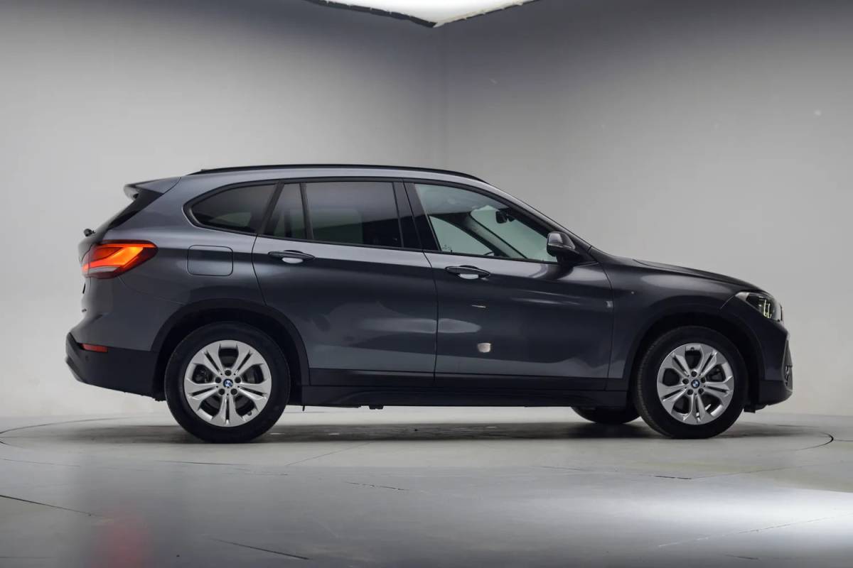 BMW X1 BMW X1 xDrive25e Executive [ LED Leder Navi prof. Stoelverwarming ]