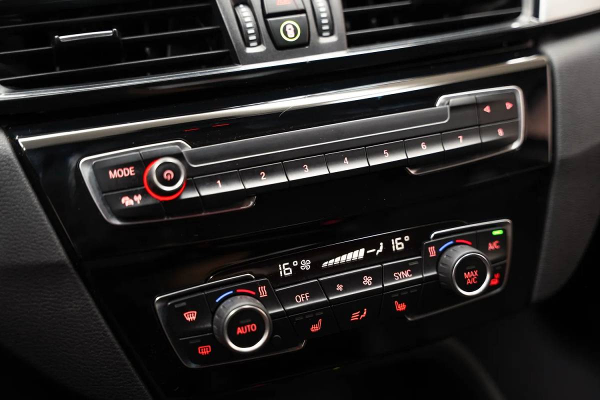 BMW X1 BMW X1 xDrive25e Executive [ LED Leder Navi prof. Stoelverwarming ]