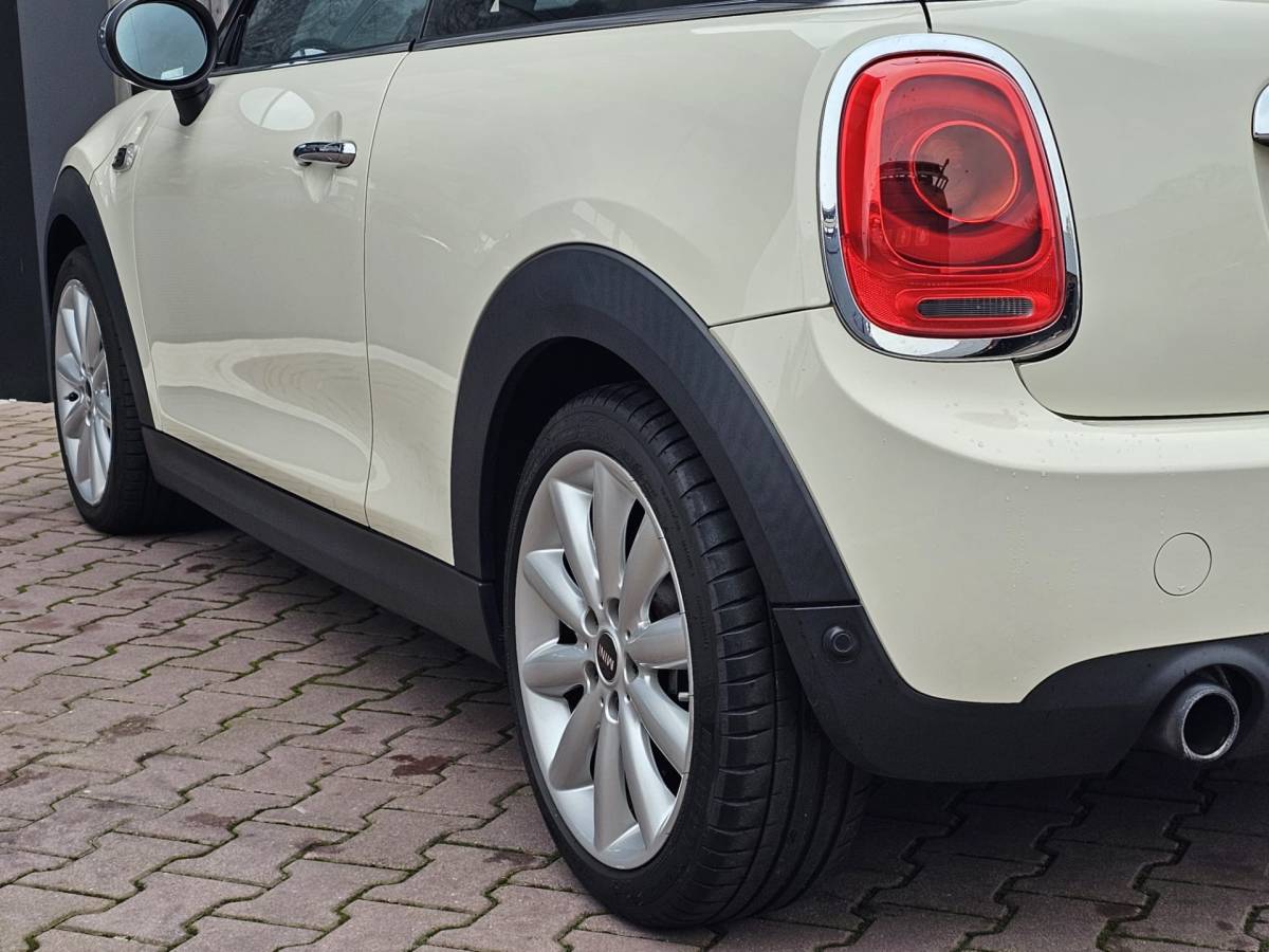 MINI Cooper MINI Mini 1.5  Cooper Business | Automaat | LED | Airco | Cruise | Navi | PDC | LMV |