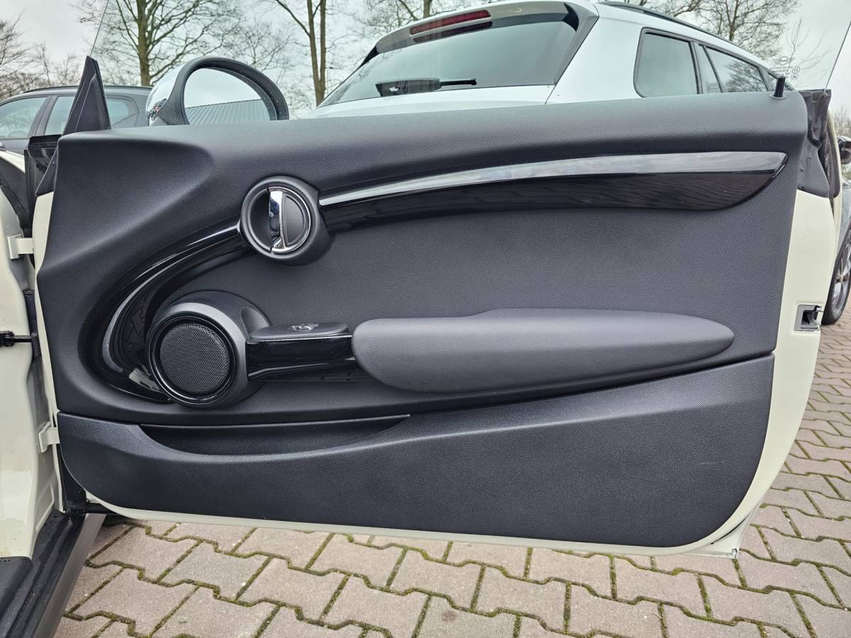 MINI Cooper MINI Mini 1.5  Cooper Business | Automaat | LED | Airco | Cruise | Navi | PDC | LMV |