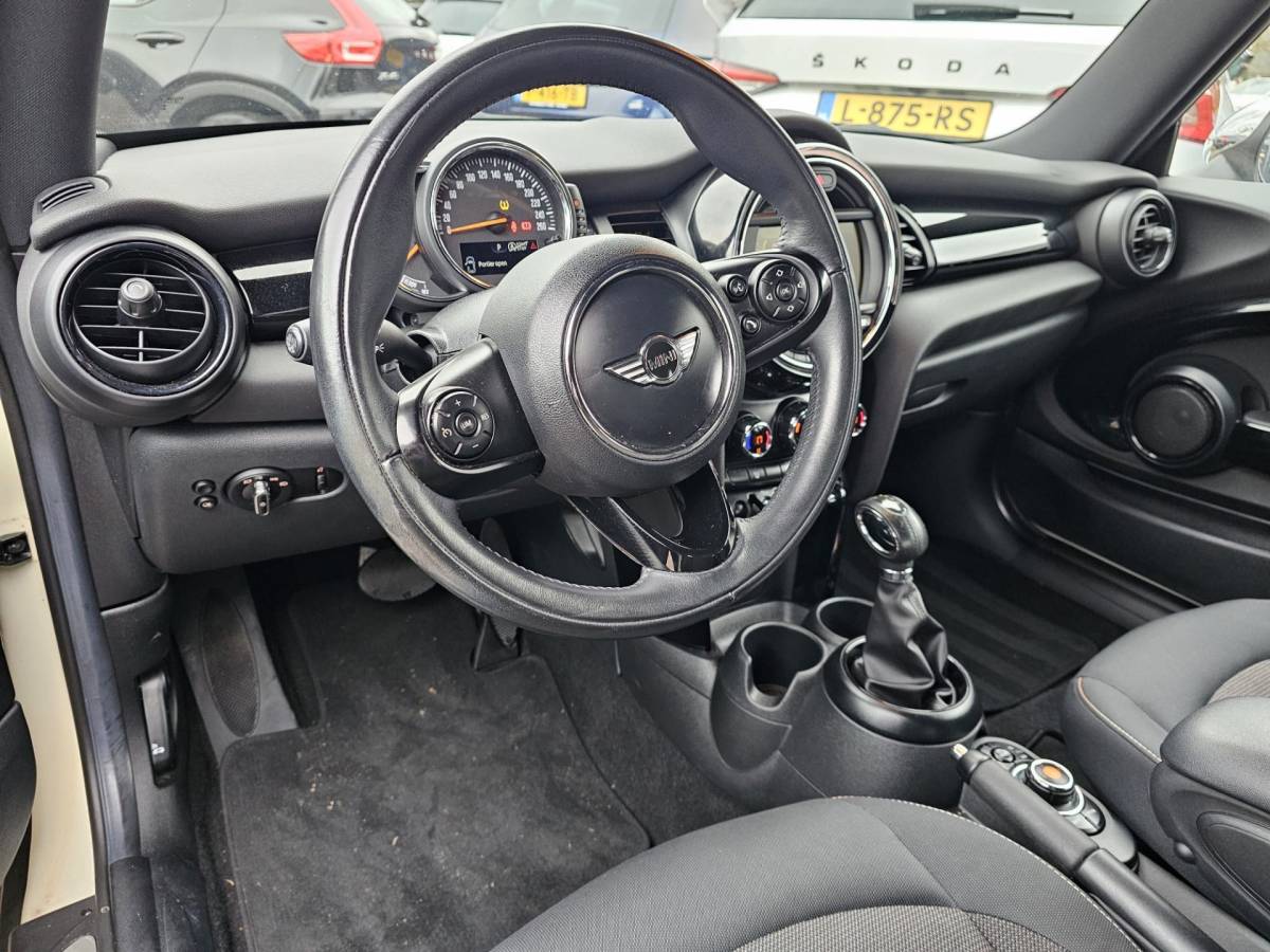MINI Cooper MINI Mini 1.5  Cooper Business | Automaat | LED | Airco | Cruise | Navi | PDC | LMV |