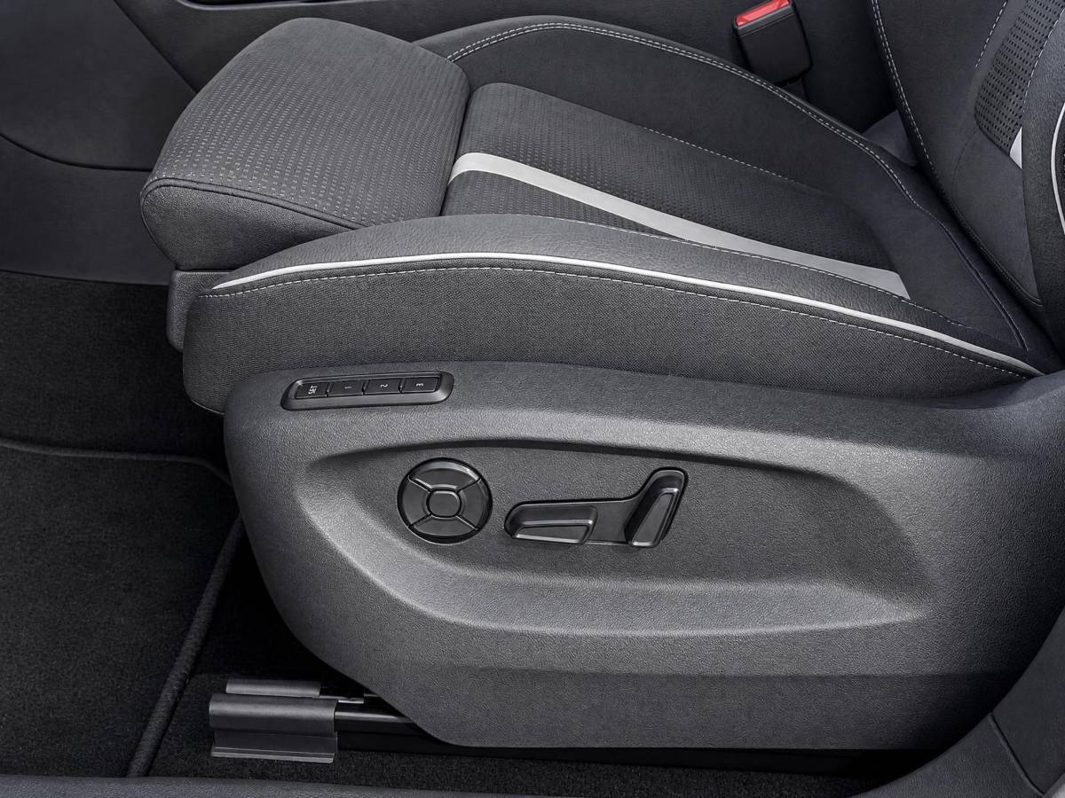 Škoda Kodiaq Škoda Kodiaq Sportline Business 1.5 TSI PHEV 150 kW / 204 PK Plug-Inn Hybride | Panorama dak | Trekhaak wegklapbaar | Comfort pakket | 19 Inch!
