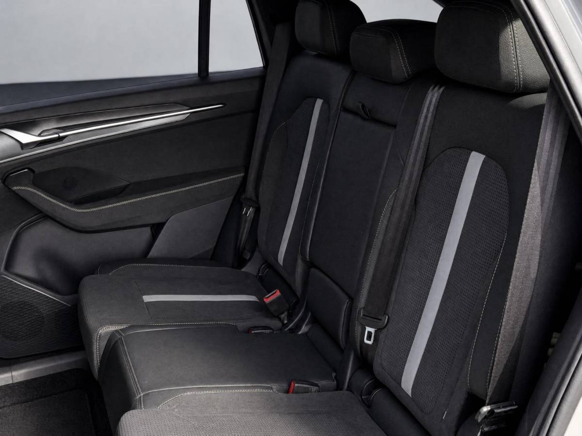 Škoda Kodiaq Škoda Kodiaq Sportline Business 1.5 TSI PHEV 150 kW / 204 PK Plug-Inn Hybride | Panorama dak | Trekhaak wegklapbaar | Comfort pakket | 19 Inch!