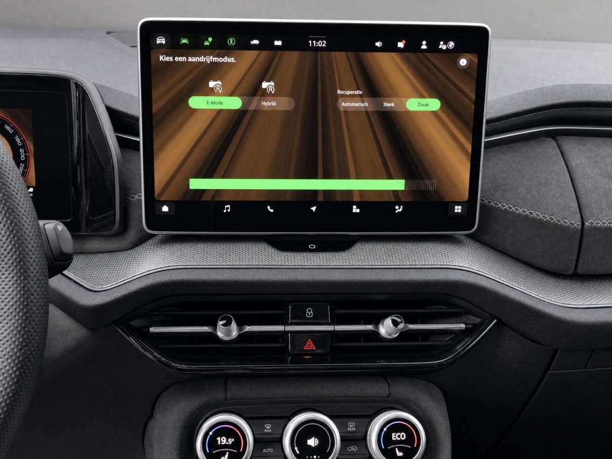 Škoda Kodiaq Škoda Kodiaq Sportline Business 1.5 TSI PHEV 150 kW / 204 PK Plug-Inn Hybride | Panorama dak | Trekhaak wegklapbaar | Comfort pakket | 19 Inch!