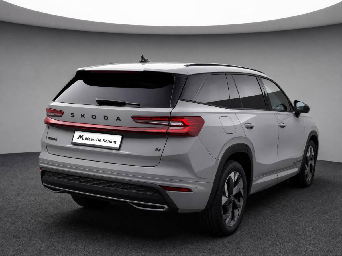 Škoda Kodiaq Škoda Kodiaq Sportline Business 1.5 TSI PHEV 150 kW / 204 PK Plug-Inn Hybride | Panorama dak | Trekhaak wegklapbaar | Comfort pakket | 19 Inch!