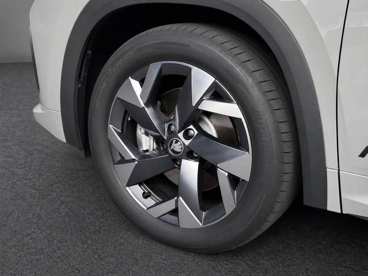 Škoda Kodiaq Škoda Kodiaq Sportline Business 1.5 TSI PHEV 150 kW / 204 PK Plug-Inn Hybride | Panorama dak | Trekhaak wegklapbaar | Comfort pakket | 19 Inch!