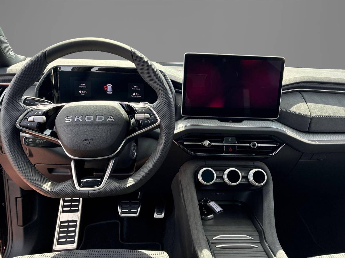 Škoda Kodiaq Skoda Kodiaq 1.5 TSI PHEV Sportline Business | Comfort Pakket | 20 inch velgen Rila, zwart | Parkeer Pakket | Trekhaak wegklapbaar | panoramisch schuif-/kanteldak |