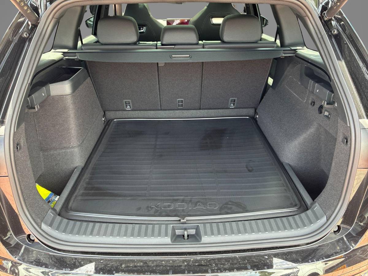 Škoda Kodiaq Skoda Kodiaq 1.5 TSI PHEV Sportline Business | Comfort Pakket | 20 inch velgen Rila, zwart | Parkeer Pakket | Trekhaak wegklapbaar | panoramisch schuif-/kanteldak |