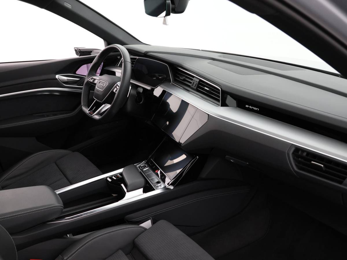 Audi e-tron Audi e-tron Sportback 50 Quattro 313pk S Edition 71 kWh · Panoramadak · 360 Camera · Luchtvering · Virtual Mirrors · Elek. Stoelen · Keyless ·