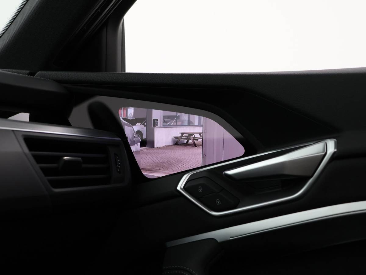 Audi e-tron Audi e-tron Sportback 50 Quattro 313pk S Edition 71 kWh · Panoramadak · 360 Camera · Luchtvering · Virtual Mirrors · Elek. Stoelen · Keyless ·