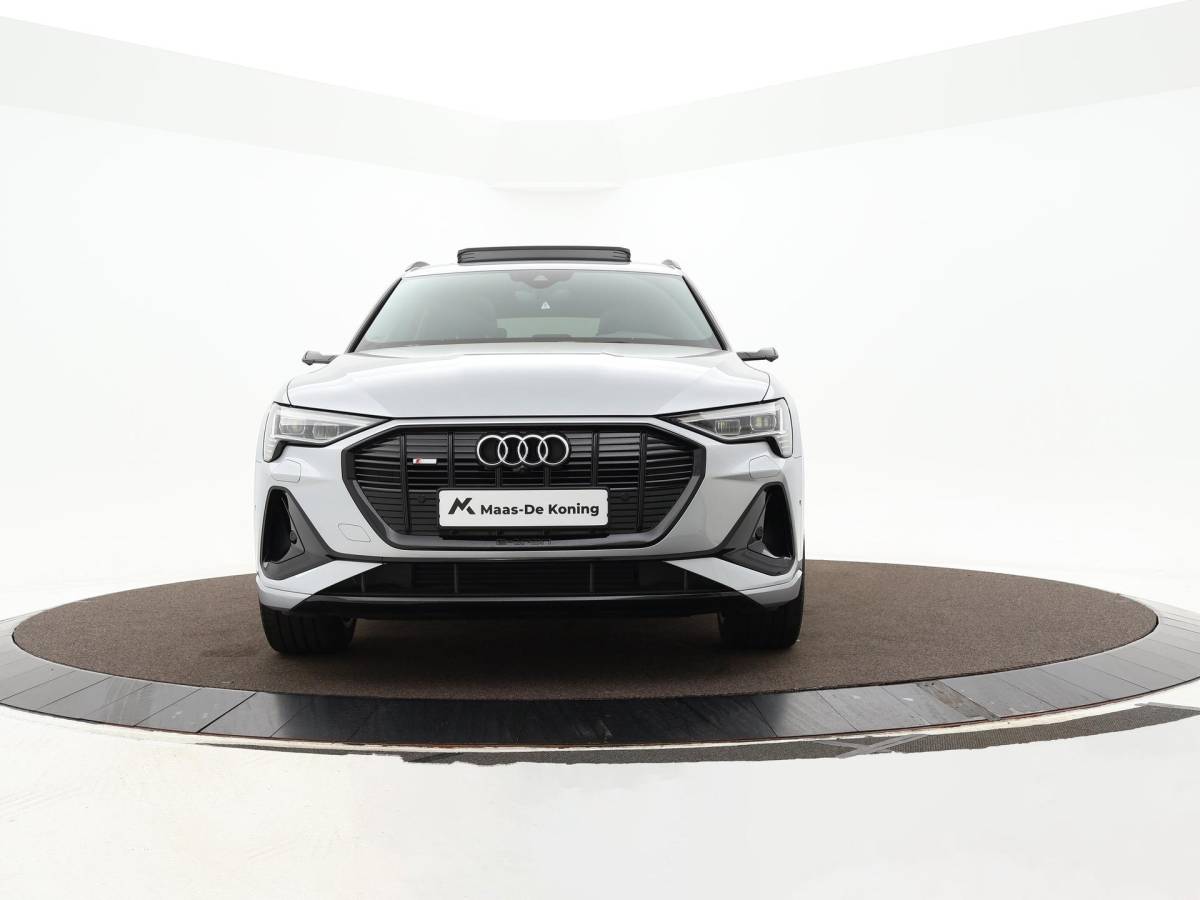 Audi e-tron Audi e-tron Sportback 50 Quattro 313pk S Edition 71 kWh · Panoramadak · 360 Camera · Luchtvering · Virtual Mirrors · Elek. Stoelen · Keyless ·