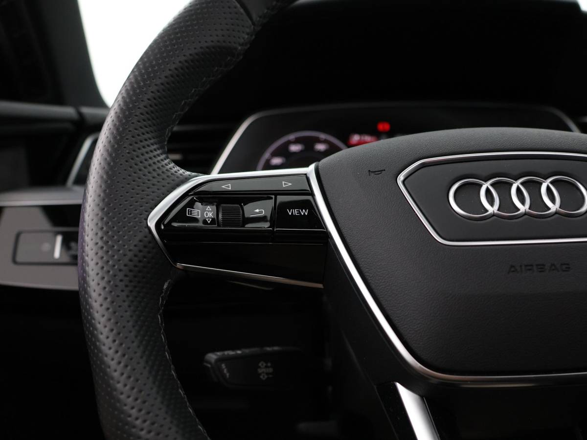 Audi e-tron Audi e-tron Sportback 50 Quattro 313pk S Edition 71 kWh · Panoramadak · 360 Camera · Luchtvering · Virtual Mirrors · Elek. Stoelen · Keyless ·