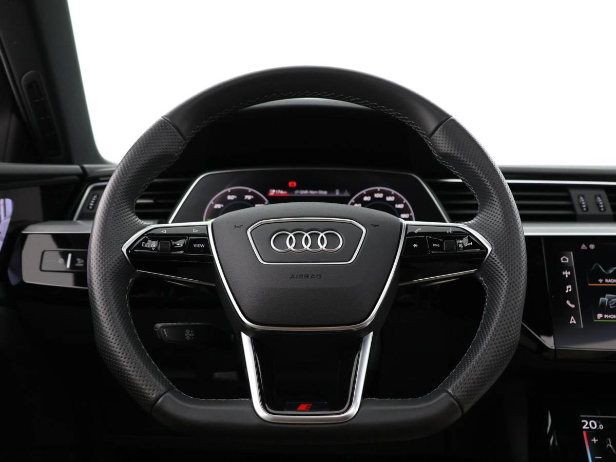Audi e-tron Audi e-tron Sportback 50 Quattro 313pk S Edition 71 kWh · Panoramadak · 360 Camera · Luchtvering · Virtual Mirrors · Elek. Stoelen · Keyless ·