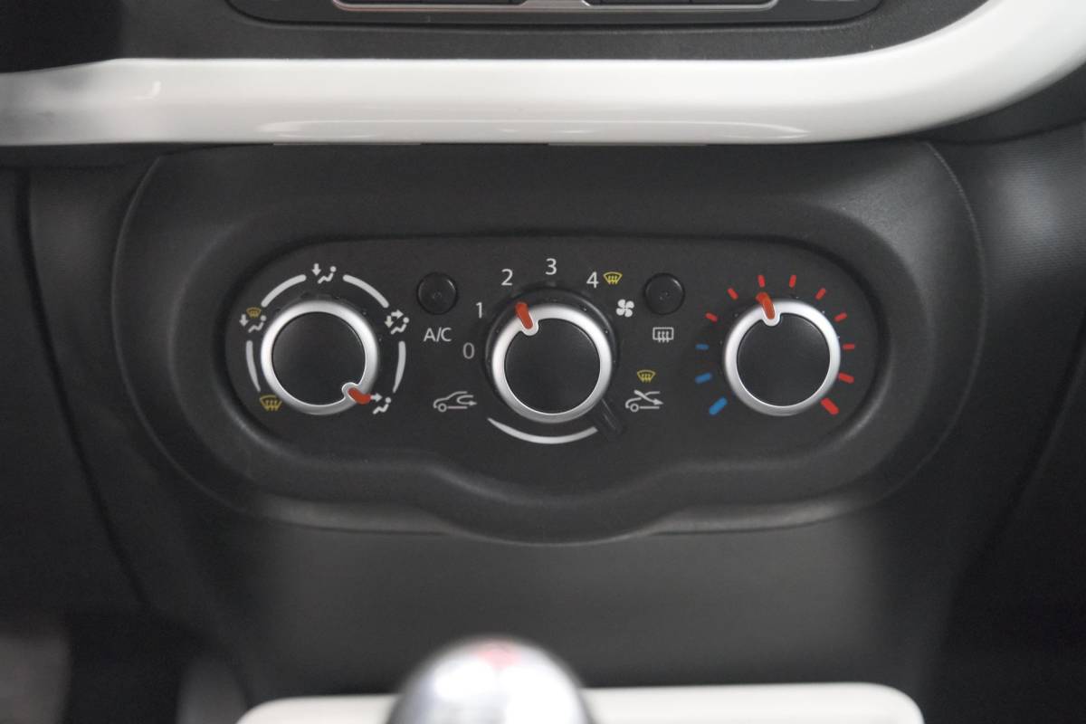 Renault Twingo Renault Twingo 1.0 SCe Collection | Cruise Control | Airco | Bluetooth Radio