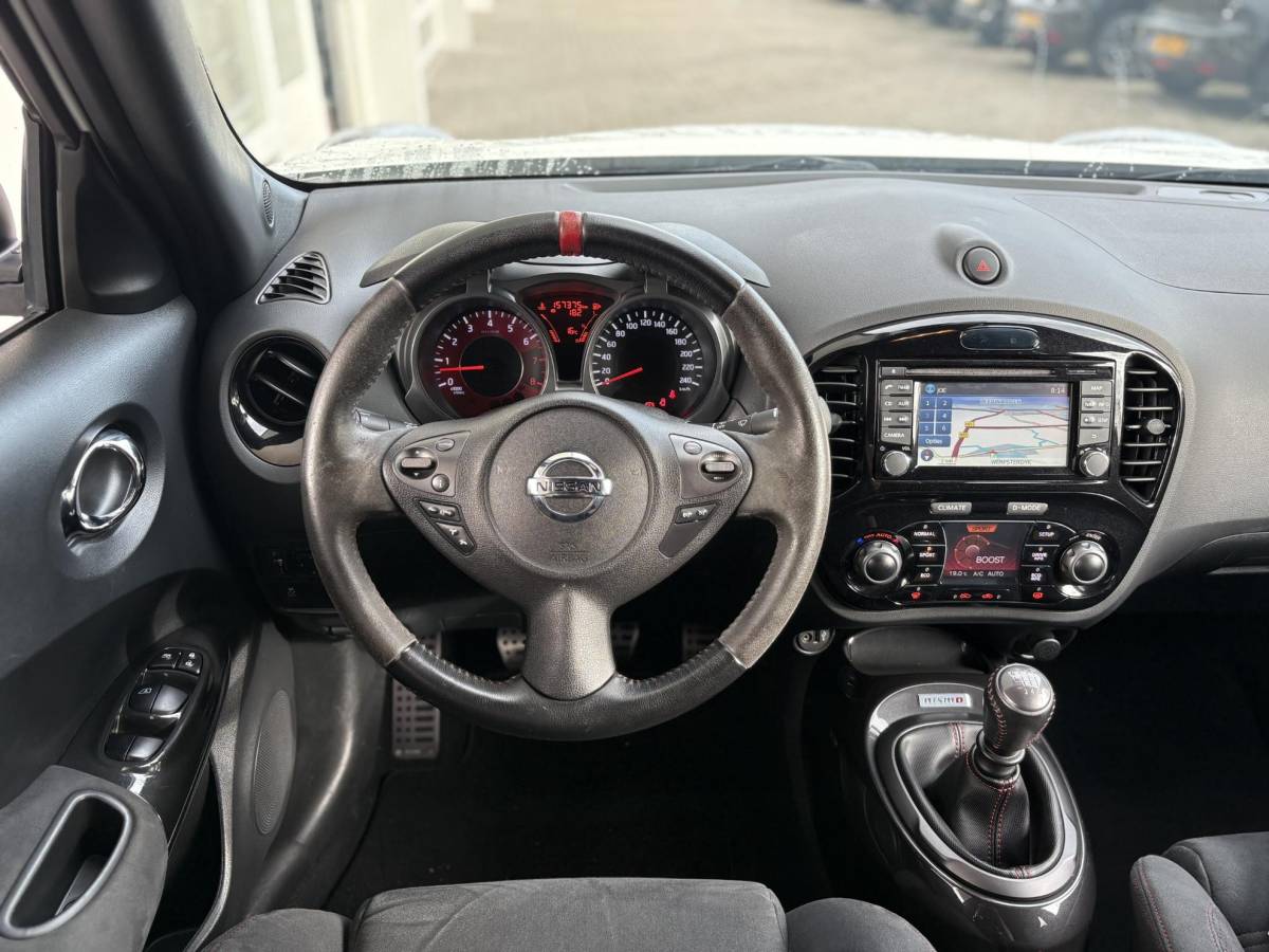 Nissan Juke Nissan Juke 1.6 Turbo NISMO | 200 PK | Achteruitrijcamera | Lichtmetalen velgen | Climate control | Sportstoelen | Keyless entry en start | Extra getint glas | Unieke uitvoering