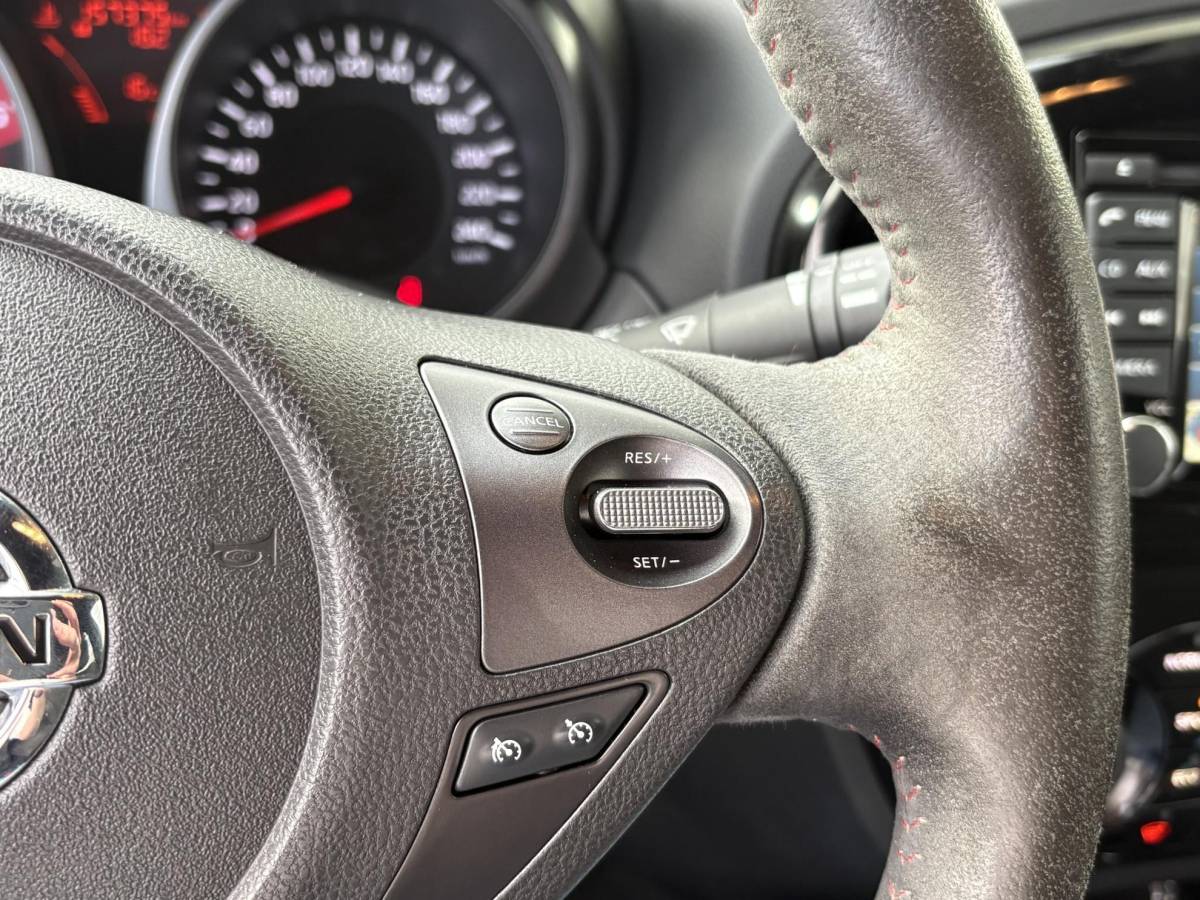 Nissan Juke Nissan Juke 1.6 Turbo NISMO | 200 PK | Achteruitrijcamera | Lichtmetalen velgen | Climate control | Sportstoelen | Keyless entry en start | Extra getint glas | Unieke uitvoering