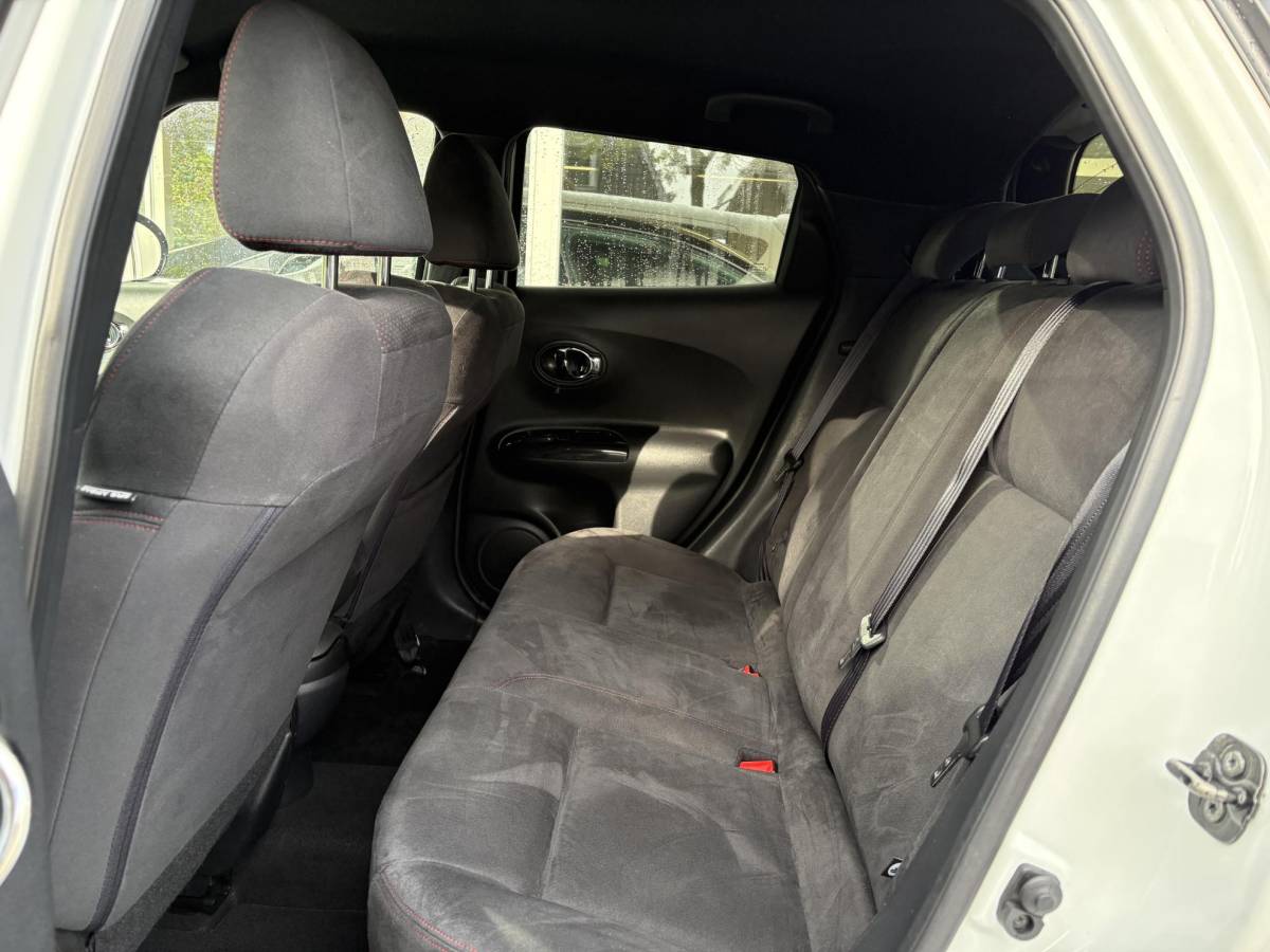 Nissan Juke Nissan Juke 1.6 Turbo NISMO | 200 PK | Achteruitrijcamera | Lichtmetalen velgen | Climate control | Sportstoelen | Keyless entry en start | Extra getint glas | Unieke uitvoering