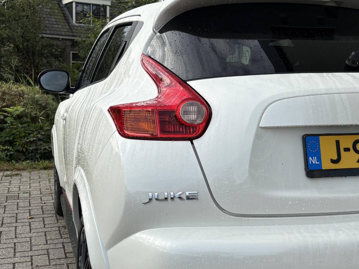 Nissan Juke Nissan Juke 1.6 Turbo NISMO | 200 PK | Achteruitrijcamera | Lichtmetalen velgen | Climate control | Sportstoelen | Keyless entry en start | Extra getint glas | Unieke uitvoering