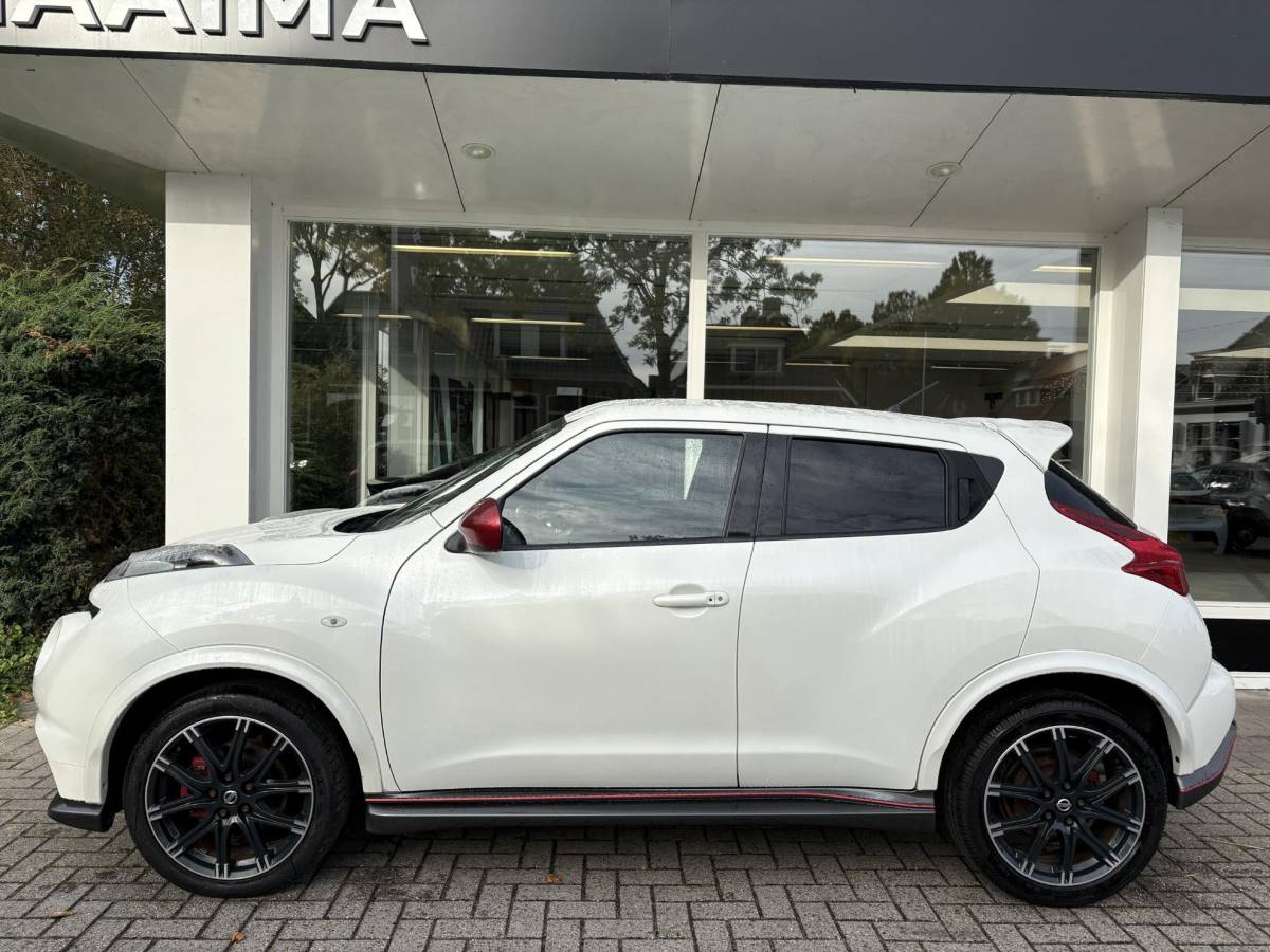 Nissan Juke Nissan Juke 1.6 Turbo NISMO | 200 PK | Achteruitrijcamera | Lichtmetalen velgen | Climate control | Sportstoelen | Keyless entry en start | Extra getint glas | Unieke uitvoering