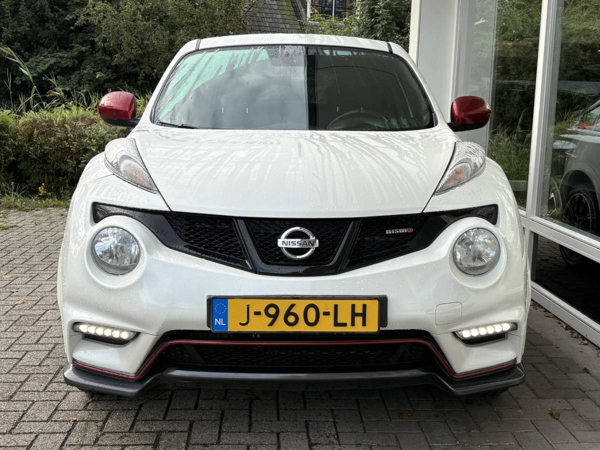 Nissan Juke Nissan Juke 1.6 Turbo NISMO | 200 PK | Achteruitrijcamera | Lichtmetalen velgen | Climate control | Sportstoelen | Keyless entry en start | Extra getint glas | Unieke uitvoering