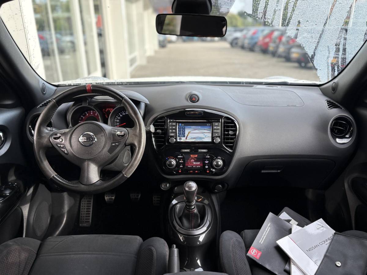 Nissan Juke Nissan Juke 1.6 Turbo NISMO | 200 PK | Achteruitrijcamera | Lichtmetalen velgen | Climate control | Sportstoelen | Keyless entry en start | Extra getint glas | Unieke uitvoering