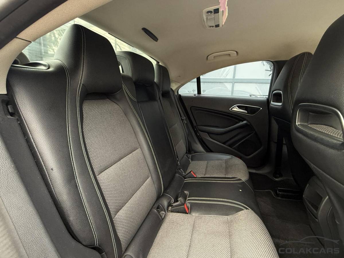 Mercedes-Benz CLA Mercedes CLA-klasse 180 BlueEFF. AMG- Airco-Nap-Garantie