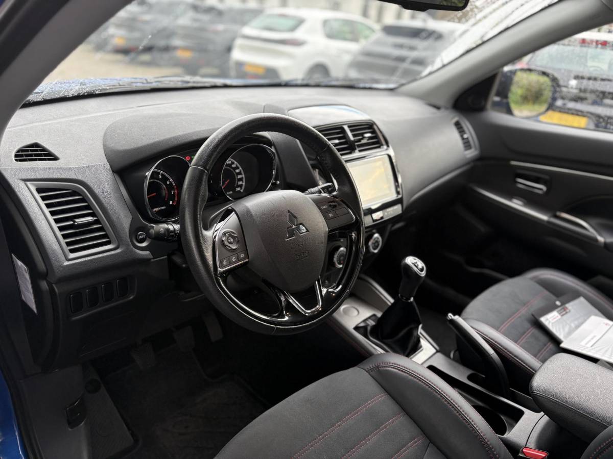 Mitsubishi ASX Mitsubishi ASX 1.6 Cleartec Connect Pro+ | Trekhaak | Camera | Xenon verlichting | Keyless entry & start | Bluetooth | Lichtmetalen velgen