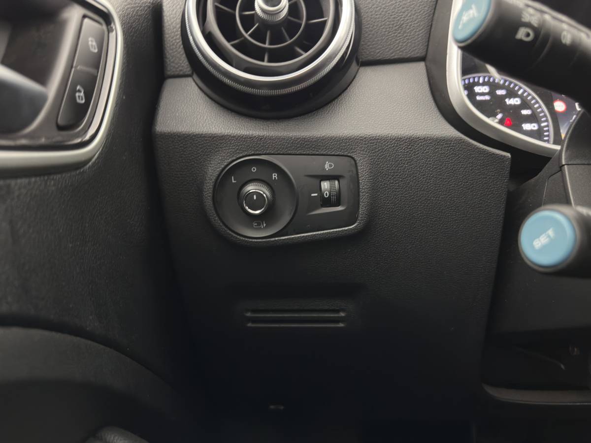 MG ZS EV MG ZS EV Luxury 45 kWh (INCL-BTW) Aut. *PANO | LEATHER | CCS-FASTLOADER | KEYLESS | NAVI-FULLMAP | ADAPTIVE-CRUISE | CAMERA | HEATED-SPORTSEATS | CARPLAY | BLINDSPOT | DAB | LANE-ASSIST | 17”ALU*