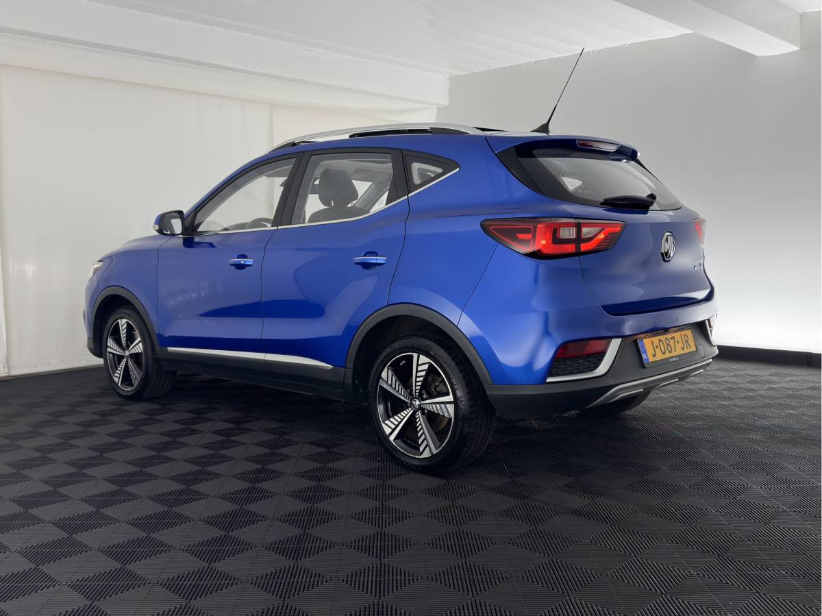 MG ZS EV MG ZS EV Luxury 45 kWh (INCL-BTW) Aut. *PANO | LEATHER | CCS-FASTLOADER | KEYLESS | NAVI-FULLMAP | ADAPTIVE-CRUISE | CAMERA | HEATED-SPORTSEATS | CARPLAY | BLINDSPOT | DAB | LANE-ASSIST | 17”ALU*