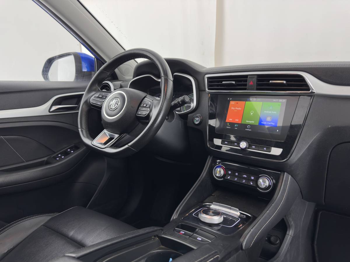 MG ZS EV MG ZS EV Luxury 45 kWh (INCL-BTW) Aut. *PANO | LEATHER | CCS-FASTLOADER | KEYLESS | NAVI-FULLMAP | ADAPTIVE-CRUISE | CAMERA | HEATED-SPORTSEATS | CARPLAY | BLINDSPOT | DAB | LANE-ASSIST | 17”ALU*