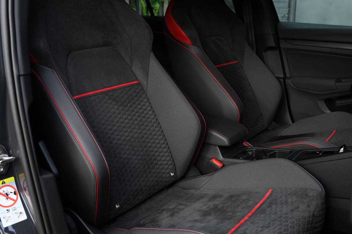 Volkswagen Golf Volkswagen GOLF 2.0 TSI GTI Clubsport BOMVOL!