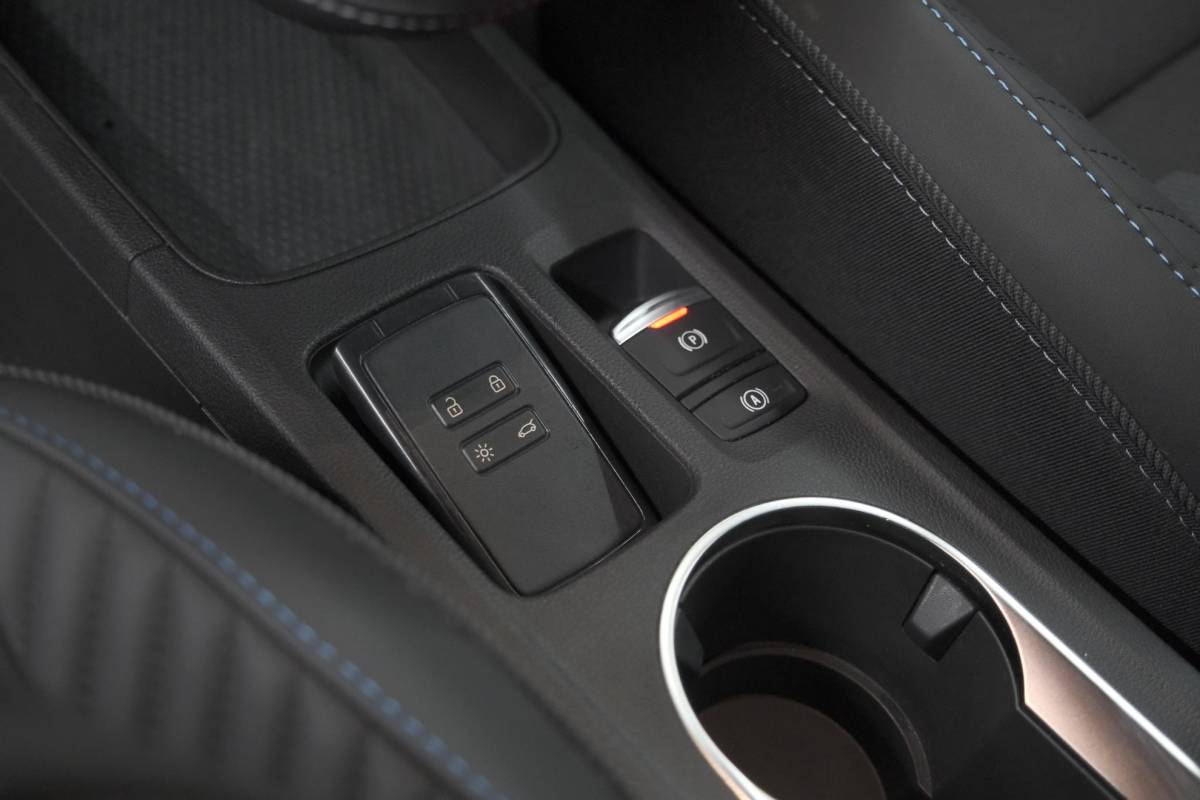 Renault Captur Renault Captur 1.8 E-Tech full hybrid 160 esprit Alpine | 360 Camera | Dodehoekdetectie | Adaptieve Cruise Control | Navigatie