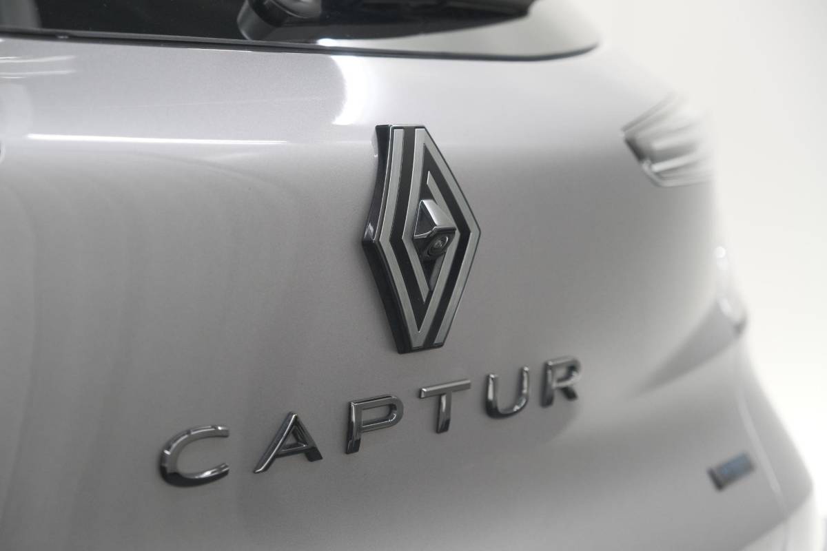 Renault Captur Renault Captur 1.8 E-Tech full hybrid 160 esprit Alpine | 360 Camera | Dodehoekdetectie | Adaptieve Cruise Control | Navigatie