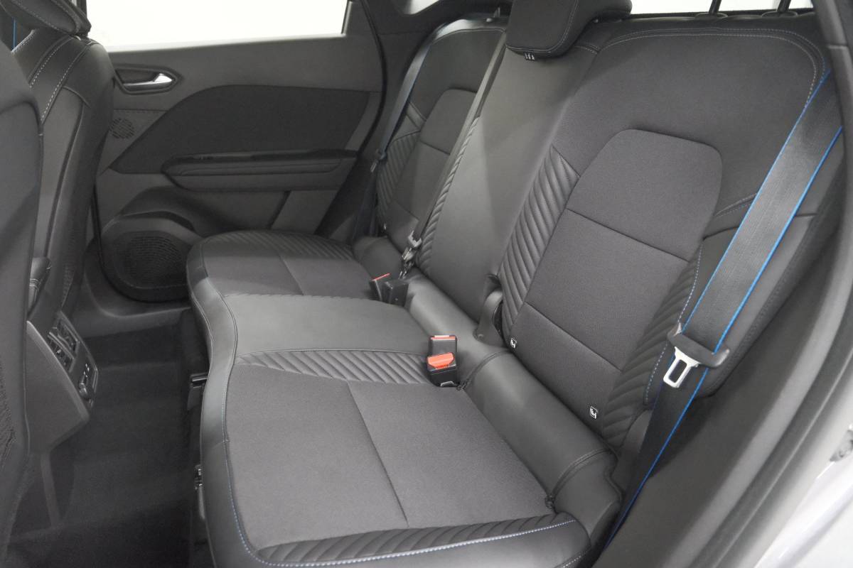 Renault Captur Renault Captur 1.8 E-Tech full hybrid 160 esprit Alpine | 360 Camera | Dodehoekdetectie | Adaptieve Cruise Control | Navigatie