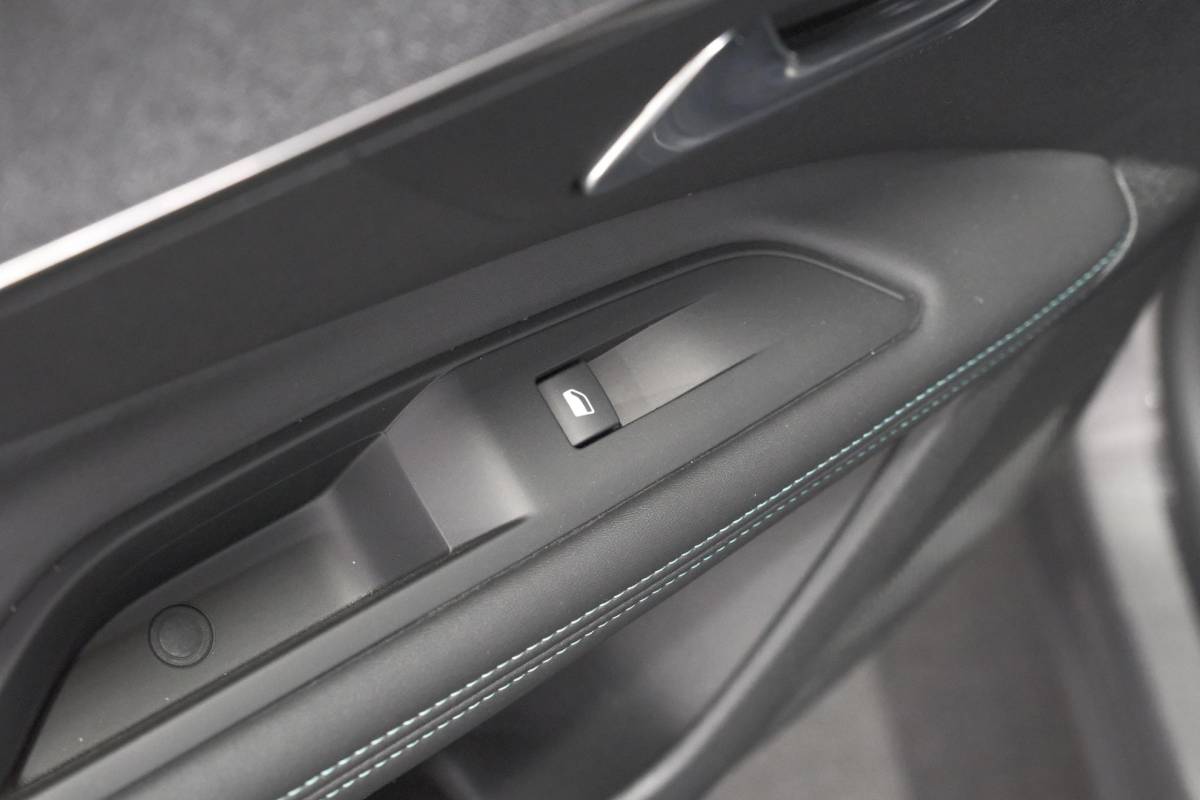 Peugeot 3008 Peugeot 3008 1.6 PLUG-IN HYbrid 225 Allure | Camera | Dodehoekdetectie | Navigatie