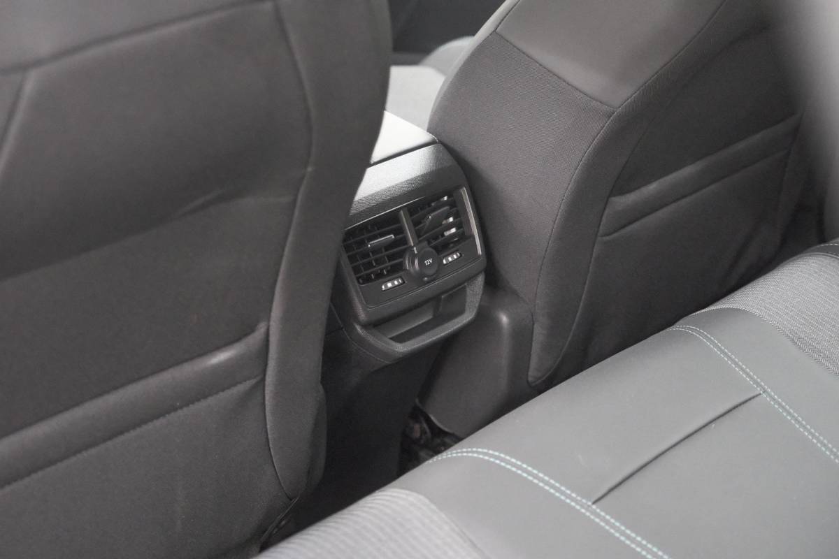 Peugeot 3008 Peugeot 3008 1.6 PLUG-IN HYbrid 225 Allure | Camera | Dodehoekdetectie | Navigatie