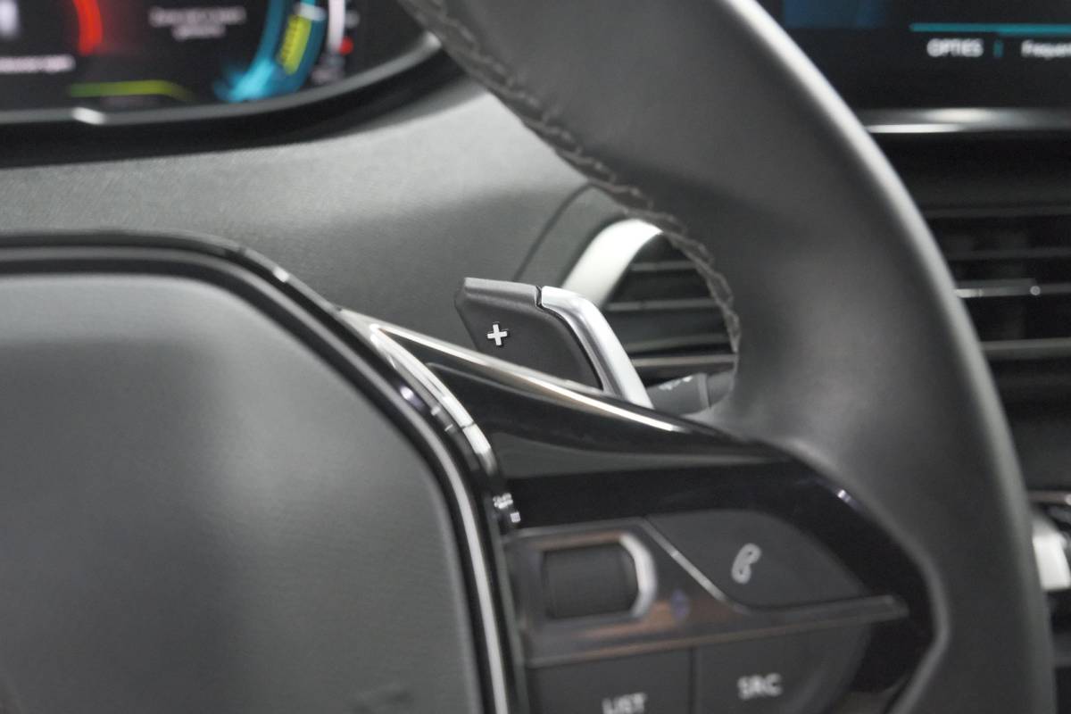 Peugeot 3008 Peugeot 3008 1.6 PLUG-IN HYbrid 225 Allure | Camera | Dodehoekdetectie | Navigatie