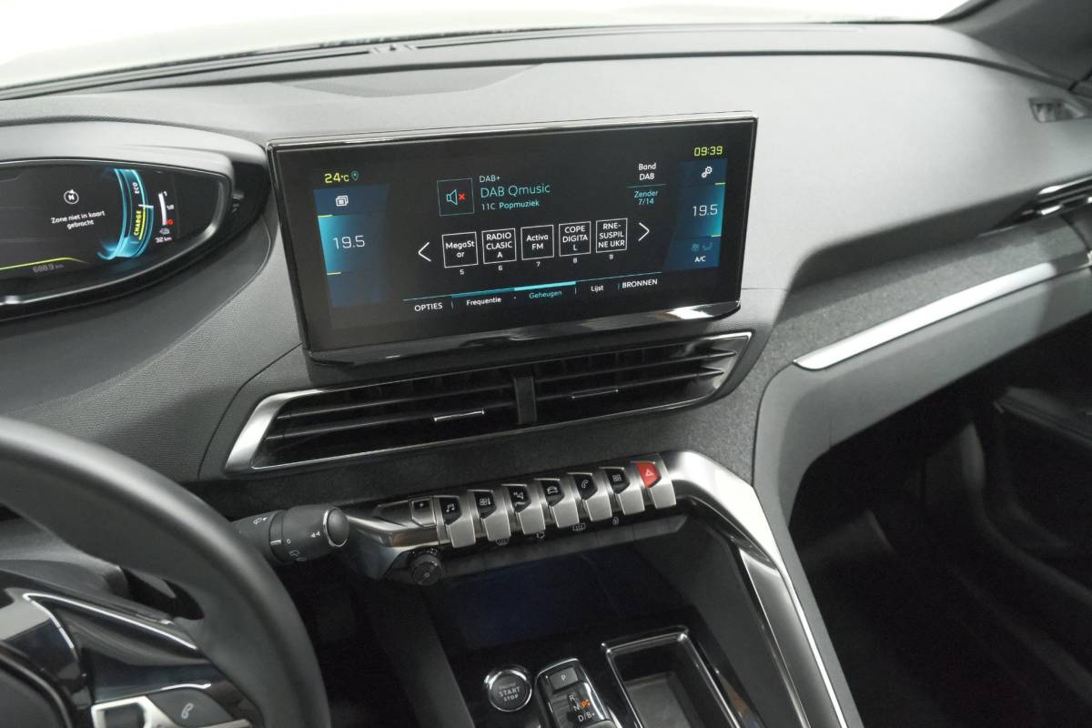 Peugeot 3008 Peugeot 3008 1.6 PLUG-IN HYbrid 225 Allure | Camera | Dodehoekdetectie | Navigatie