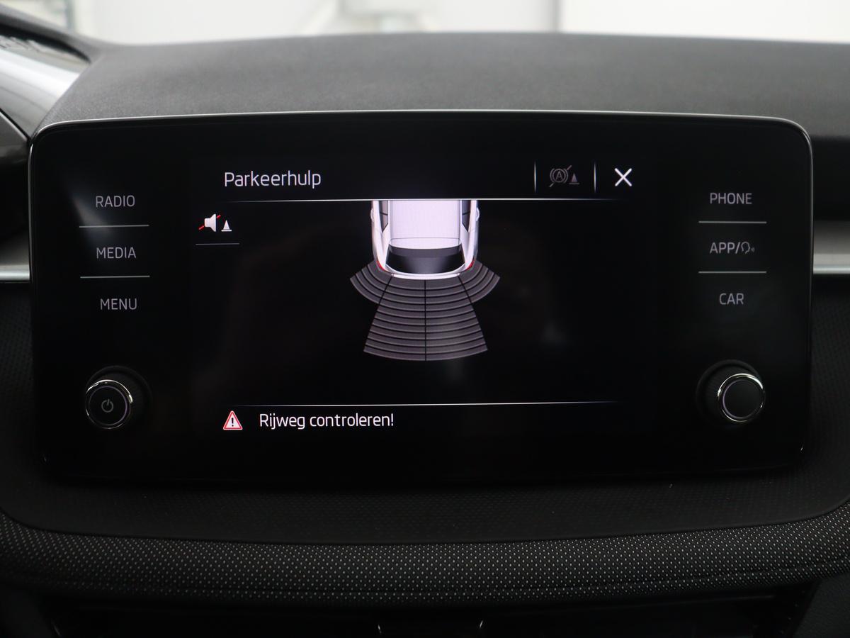 Škoda Fabia Skoda Fabia 1.0 MPI Ambition | Black Line | Cruise control | Park assist |  Lederen stuurwiel | Carplay | Lichtmetaal 15” |