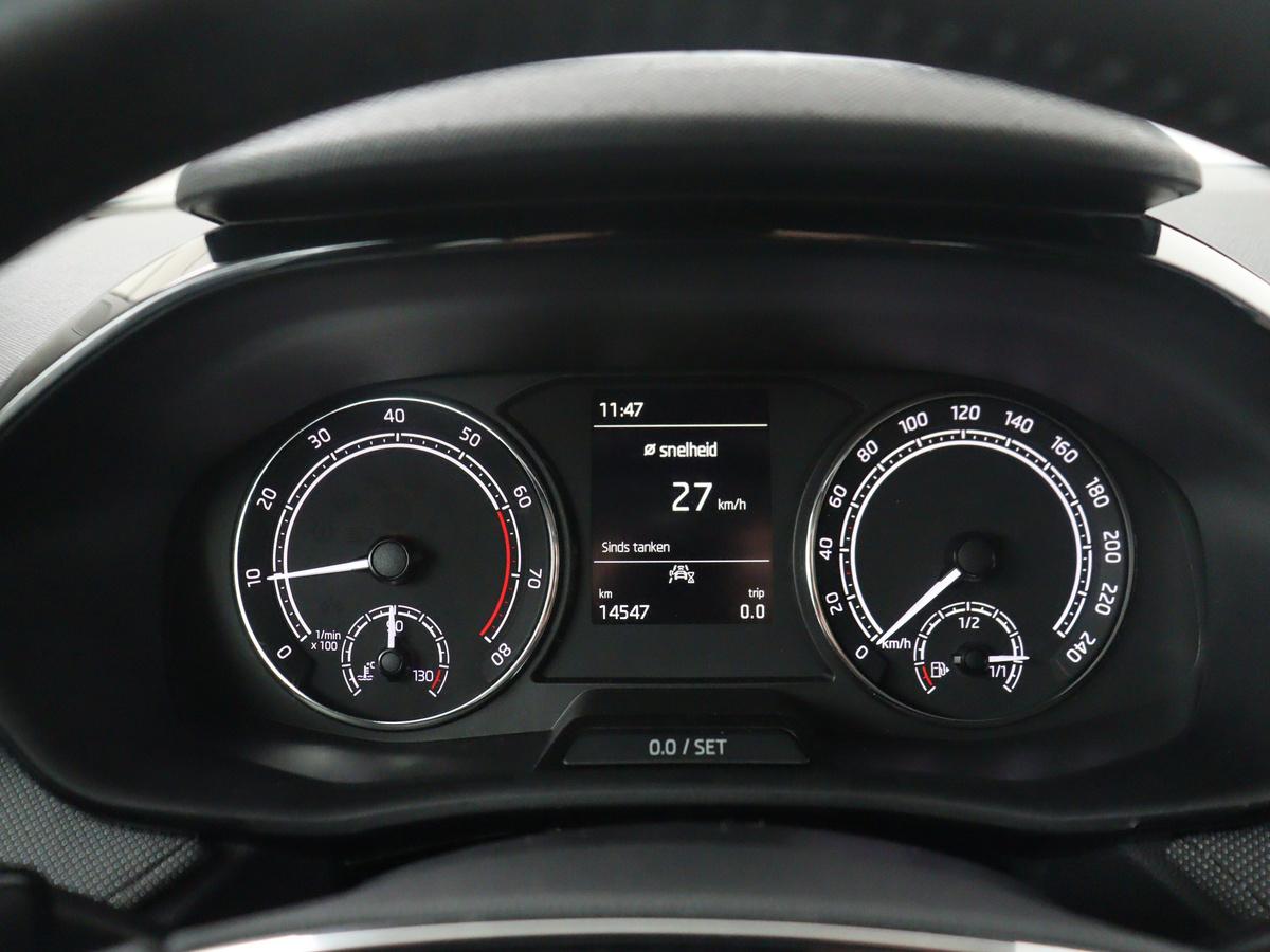 Škoda Fabia Skoda Fabia 1.0 MPI Ambition | Black Line | Cruise control | Park assist |  Lederen stuurwiel | Carplay | Lichtmetaal 15” |