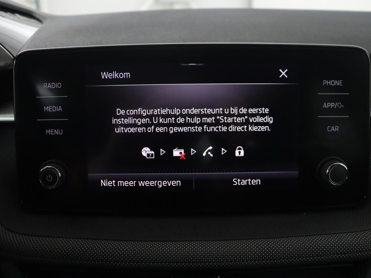 Škoda Fabia Skoda Fabia 1.0 MPI Ambition | Black Line | Cruise control | Park assist |  Lederen stuurwiel | Carplay | Lichtmetaal 15” |
