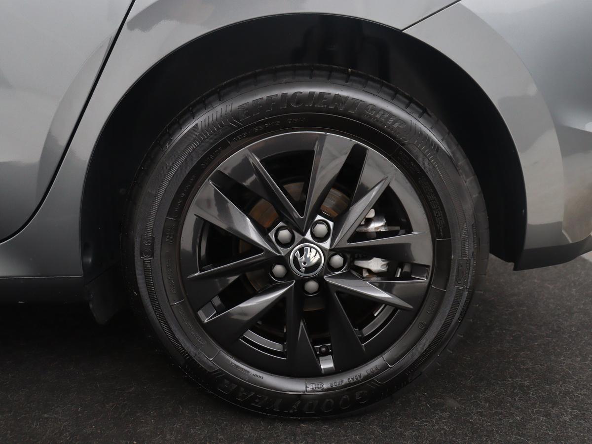 Škoda Fabia Skoda Fabia 1.0 MPI Ambition | Black Line | Cruise control | Park assist |  Lederen stuurwiel | Carplay | Lichtmetaal 15” |