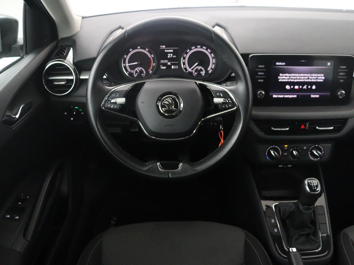 Škoda Fabia Skoda Fabia 1.0 MPI Ambition | Black Line | Cruise control | Park assist |  Lederen stuurwiel | Carplay | Lichtmetaal 15” |
