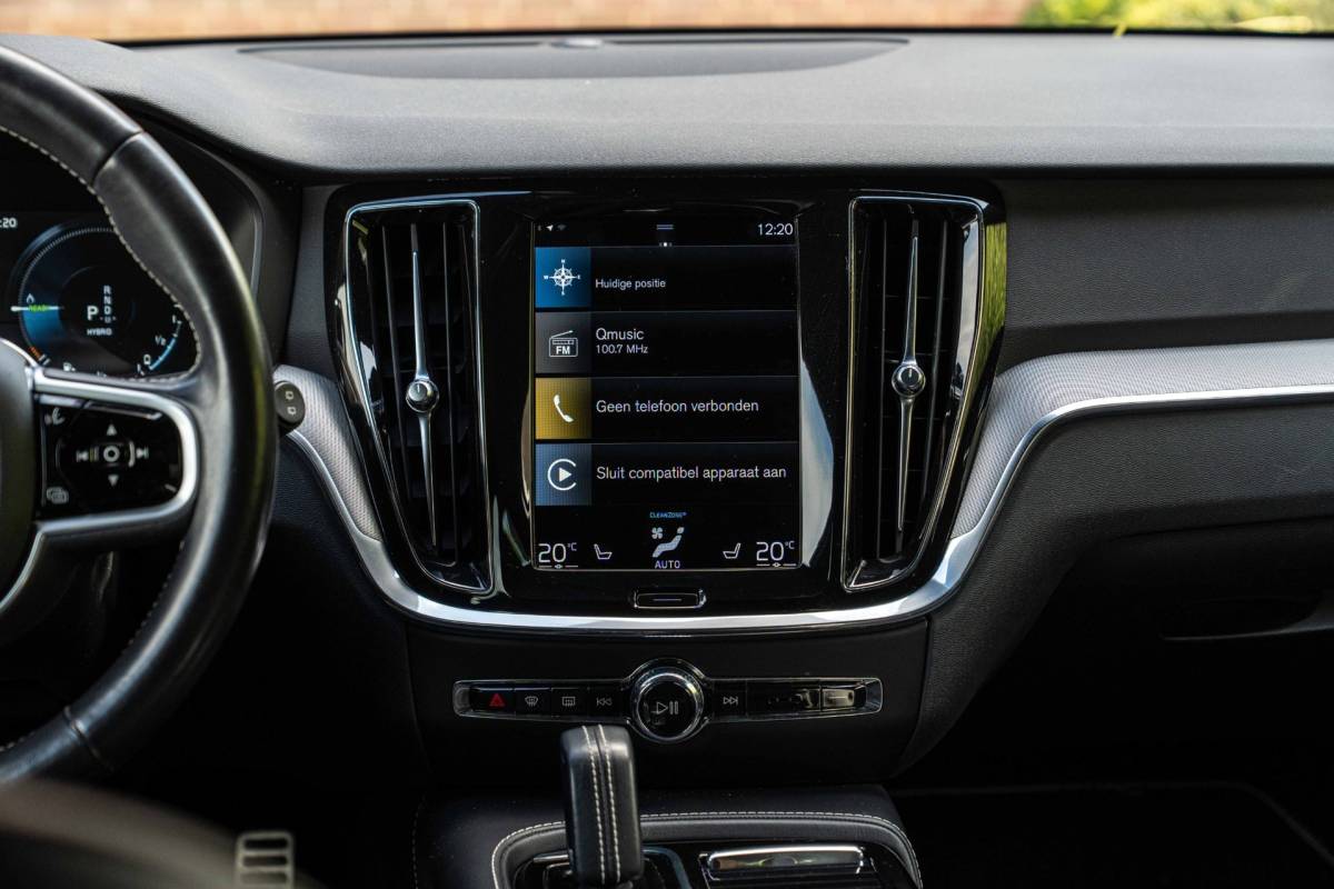 Volvo V60 Volvo V60 2.0 T6 Recharge AWD R-Design PHEV 335 PK ACC Leder Memory 19”