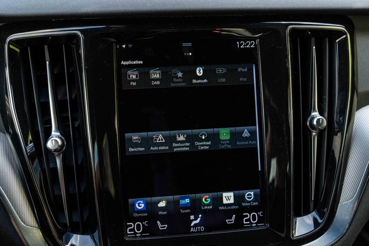 Volvo V60 Volvo V60 2.0 T6 Recharge AWD R-Design PHEV 335 PK ACC Leder Memory 19”