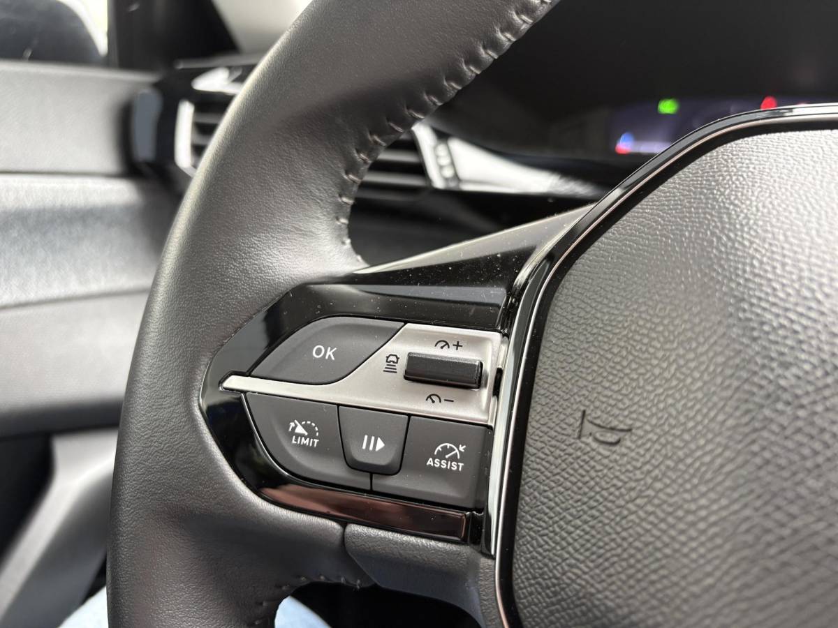 Peugeot 308 Peugeot 308 1.2T 130pk Allure Pack Business | Dodehoek detectie | Adaptieve Cruise | Keyless | Achteruitrijcamera | LED Verlichting | Parkeersensoren | Navigatie