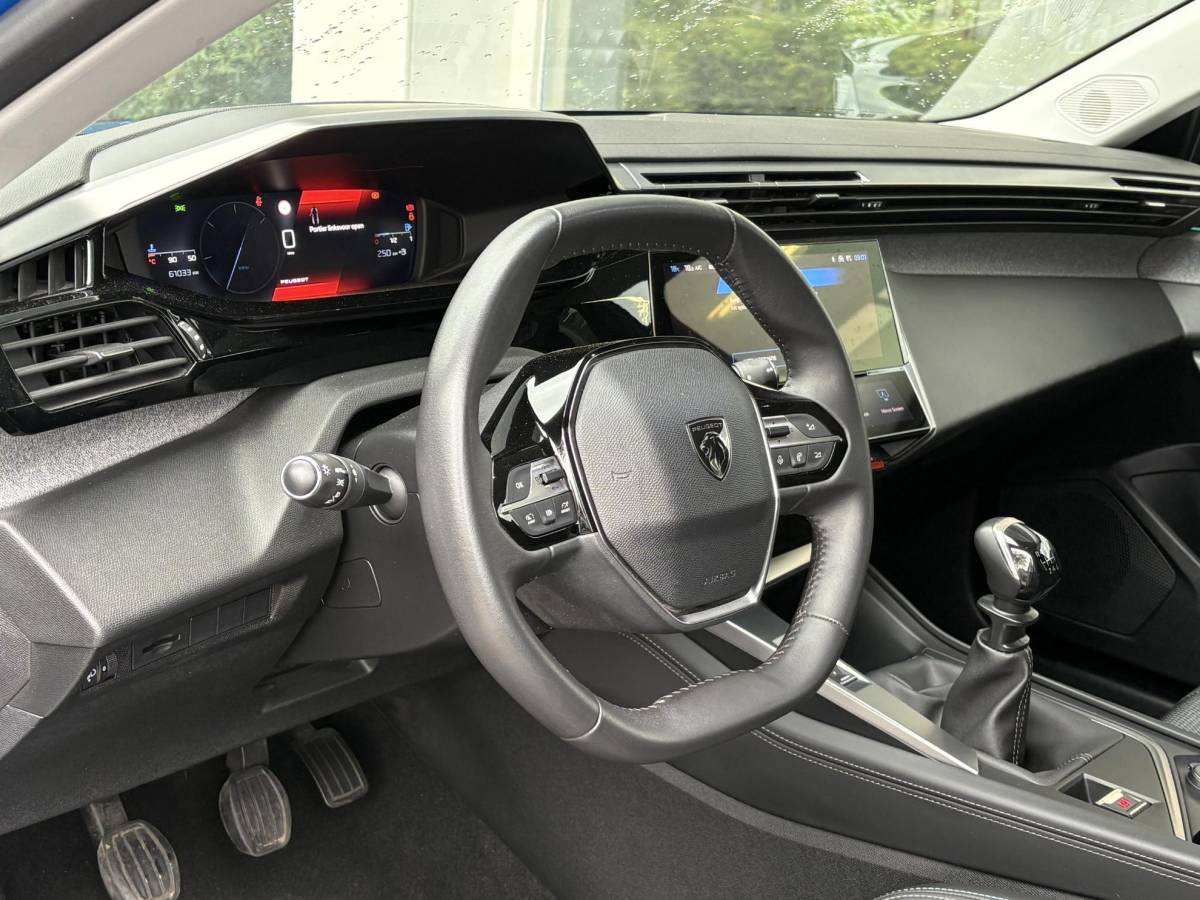 Peugeot 308 Peugeot 308 1.2T 130pk Allure Pack Business | Dodehoek detectie | Adaptieve Cruise | Keyless | Achteruitrijcamera | LED Verlichting | Parkeersensoren | Navigatie