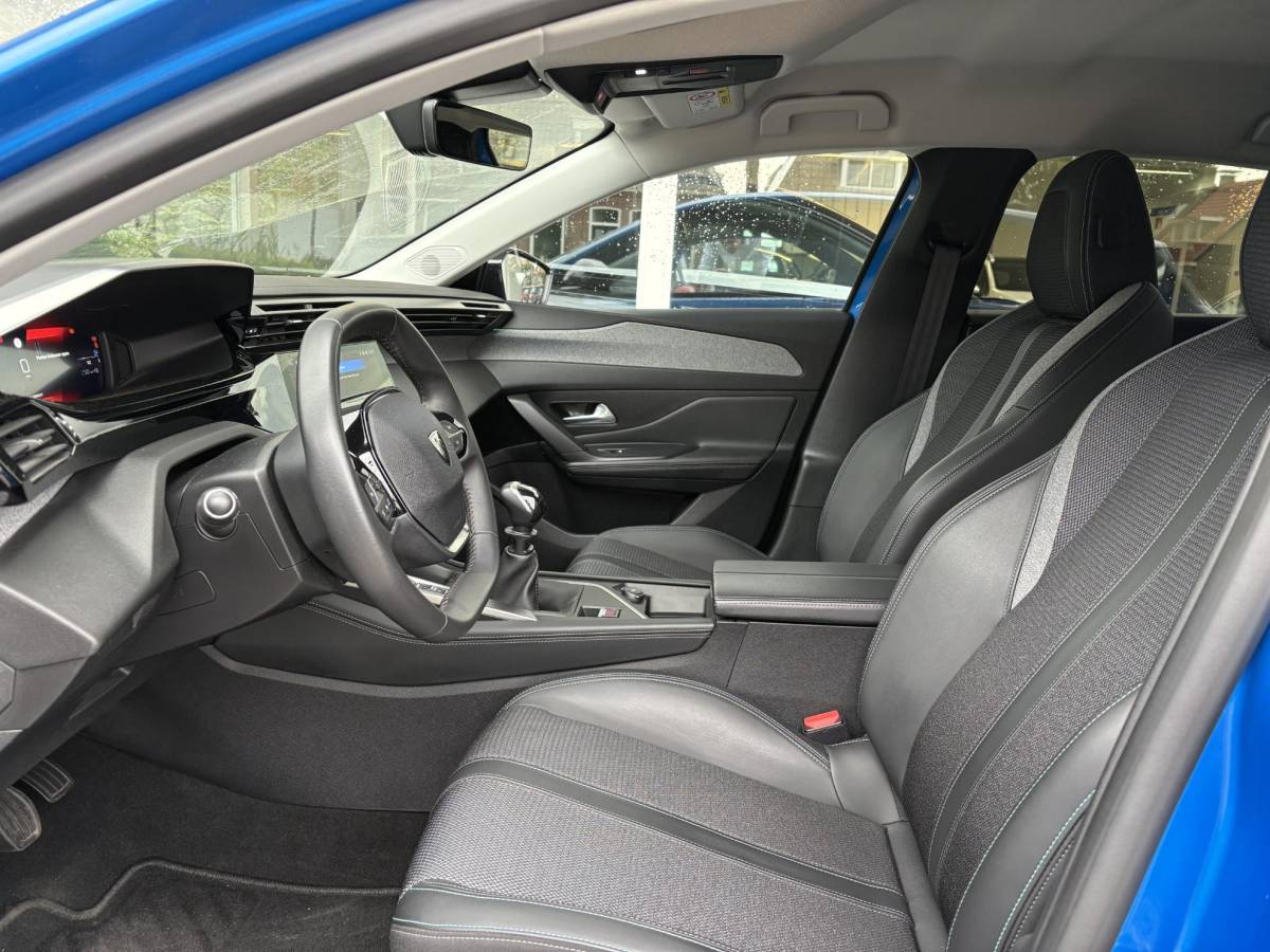 Peugeot 308 Peugeot 308 1.2T 130pk Allure Pack Business | Dodehoek detectie | Adaptieve Cruise | Keyless | Achteruitrijcamera | LED Verlichting | Parkeersensoren | Navigatie